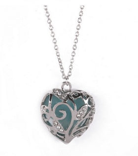 Hollow glowing heart necklace