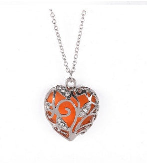 Hollow glowing heart necklace